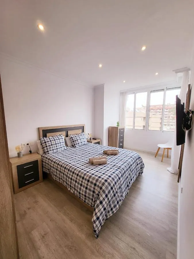 Stylish 3 Bedroom Penthouse In Marbella Centre With Large Pool Close To The Beach contacts